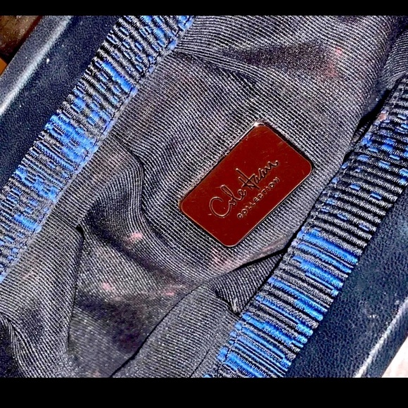 - VINTAGE COLE HAAN COLLECTION LINEN BLUE/BLACK LEATHER TOP FRAME CLUCH - Picture 7 of 9